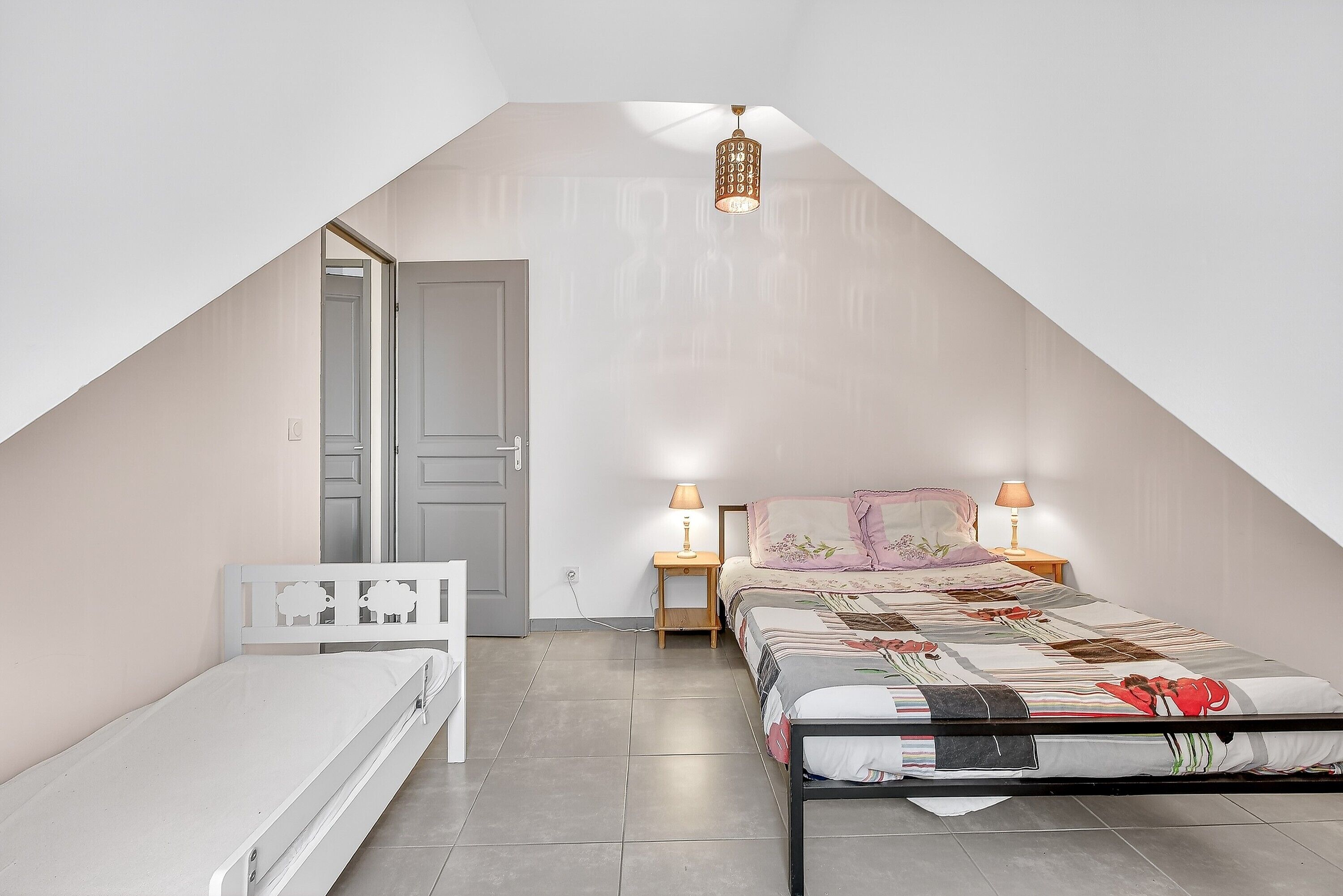 Iron/ironing board, WiFi