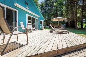Terrace/patio - White Pines Cottage on Lake Michigan (Montague)