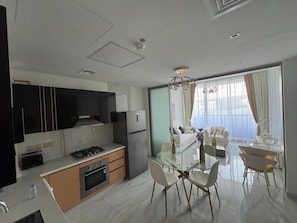 Private kitchen - Modern & Cozy 1BR in Al Furjan, Dubai fully furnished (Dubai)