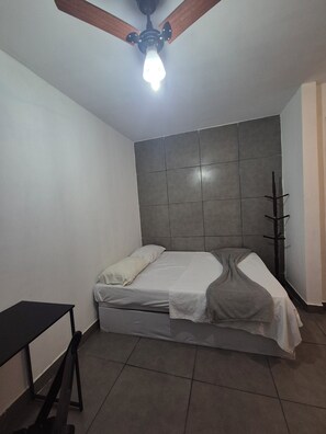 1 室のベッドルーム、インターネット、ベッドシーツ