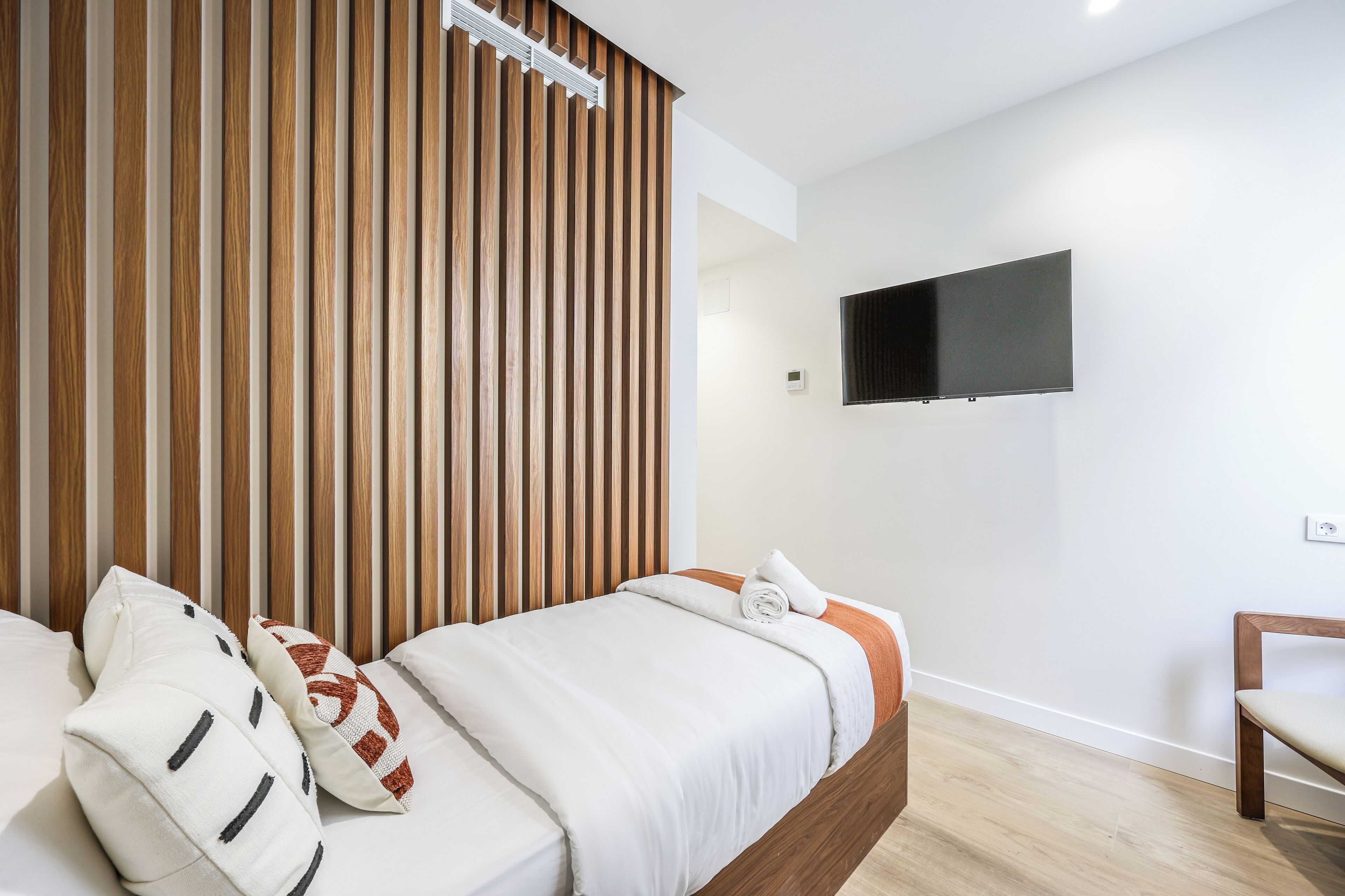 Deluxe eenpersoonskamer | Een bureau, een laptopwerkplek, gratis wifi