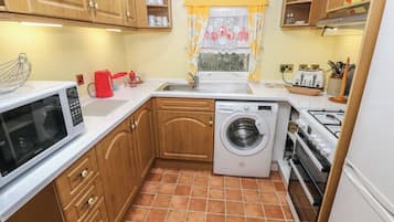 Køkkentøj/tallerkener/redskaber