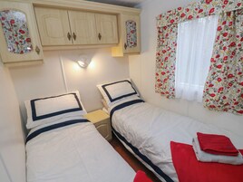 2 habitaciones, decoración personalizada y muebles diferentes 