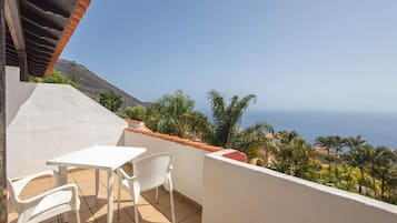 1 Bedroom Apartment | Outdoor dining
