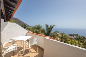 Apartment, Balcony, Garden View | Outdoor dining - Apartamentos Finca COLON (Los Quemados)