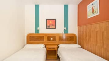 Appartement, balcon, vue jardin