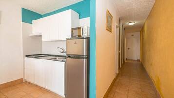 1 Bedroom Apartment | Private kitchen