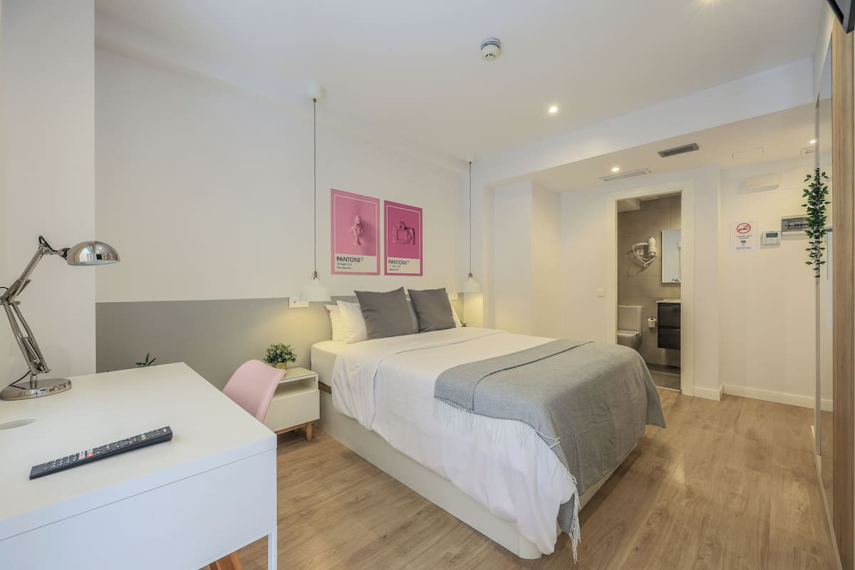 Kahden hengen comfort-huone, oma kylpyhuone