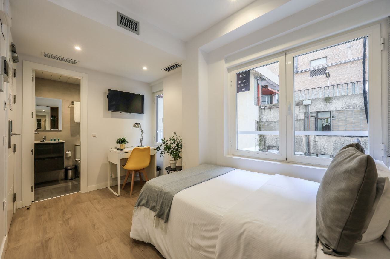 Comfort-Einzelzimmer, eigenes Bad | Schreibtisch, laptopgeeigneter Arbeitsplatz, kostenloses WLAN