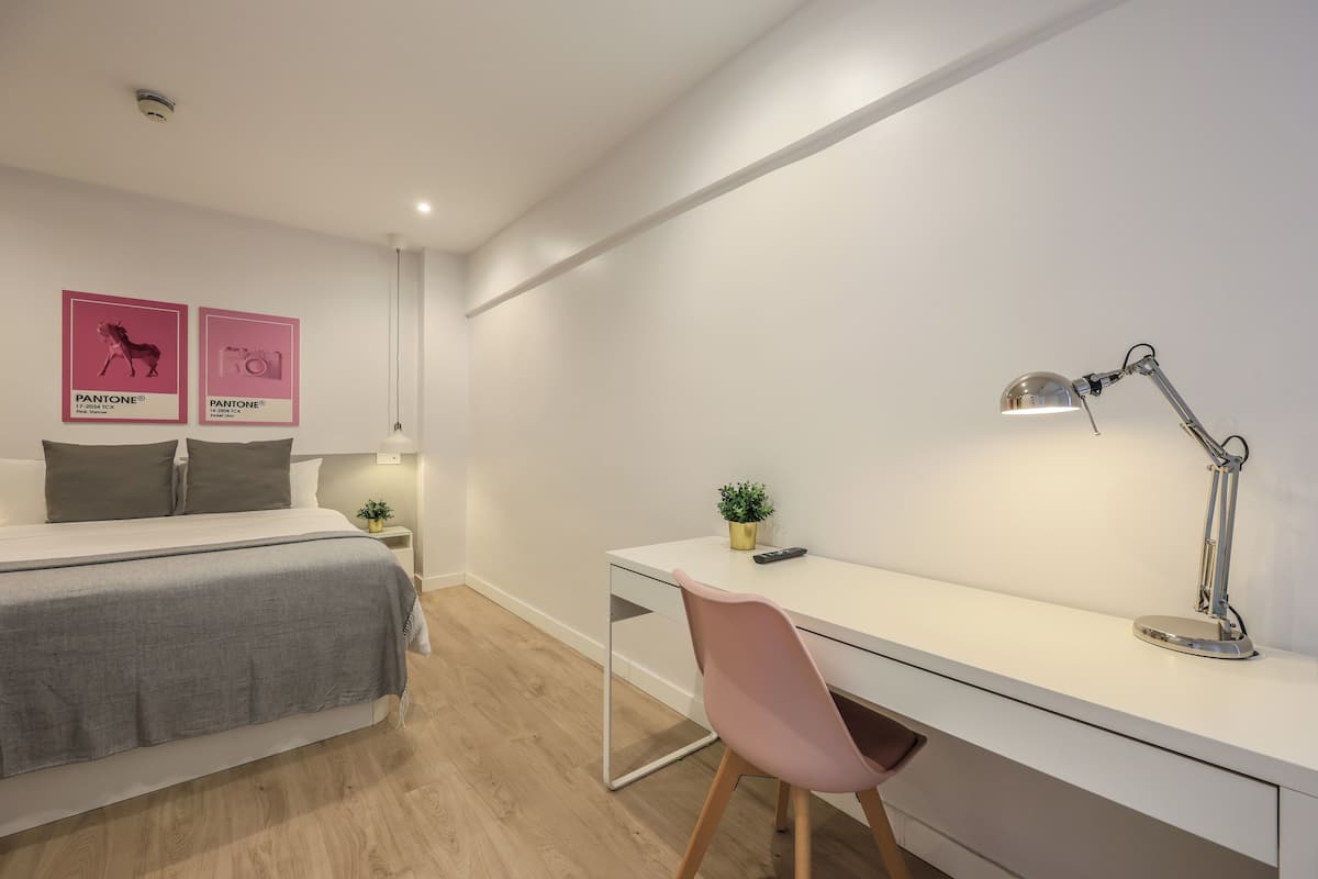 Kahden hengen comfort-huone, oma kylpyhuone