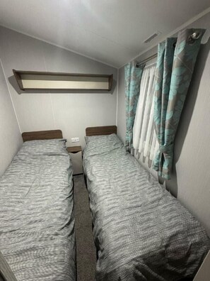 3 bedrooms, individually decorated, individually furnished, free WiFi - Butlins Skegness - Holiday Accommodation 21028 (Skegness)
