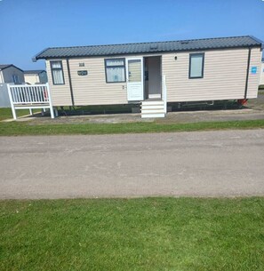 Exterior - Skegness Holiday Park - Holiday Accommodation 13968 (Skegness)