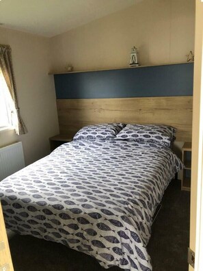 3 bedrooms, individually decorated, individually furnished, free WiFi - Liskey Hill Caravan Park - Holiday Accommodation 3043 (Perranporth)