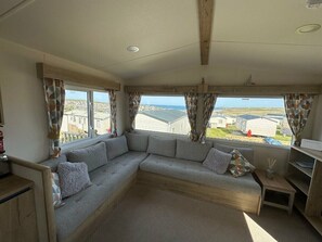 Living area - Liskey Hill Caravan Park - Holiday Accommodation 3043 (Perranporth)