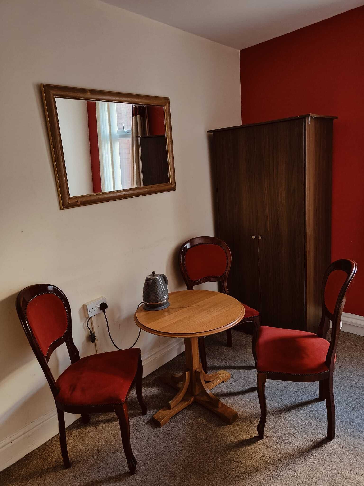 Comfort Studio | Living area | 40-inch LCD TV with cable channels