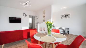 Comfort Apartment, Balcony, City View | Dining