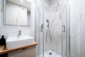 Bathroom - Apartament Grace Q4 Apartments (Gdynia)