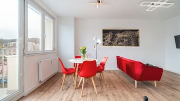 Comfort Apartment, Balcony, City View | Dining