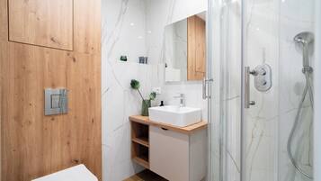 Comfort Apartment, Balcony, City View | Bathroom