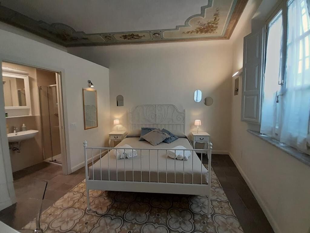 Dobbeltrom – standard | Skrivebord, skrivebord for bærbar PC og wi-fi (inkludert)