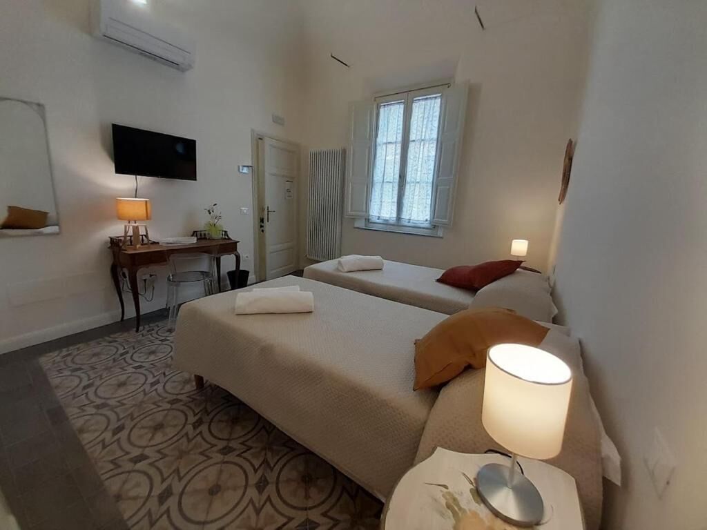 Dobbelt- eller tomannsrom – standard | Skrivebord, skrivebord for bærbar PC og wi-fi (inkludert)