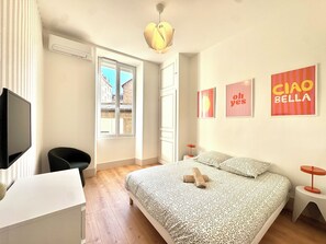 2 bedrooms, free WiFi, bed sheets - Le Porte de France / 6 pers / 300 m station / Air-conditioned (Grenoble)