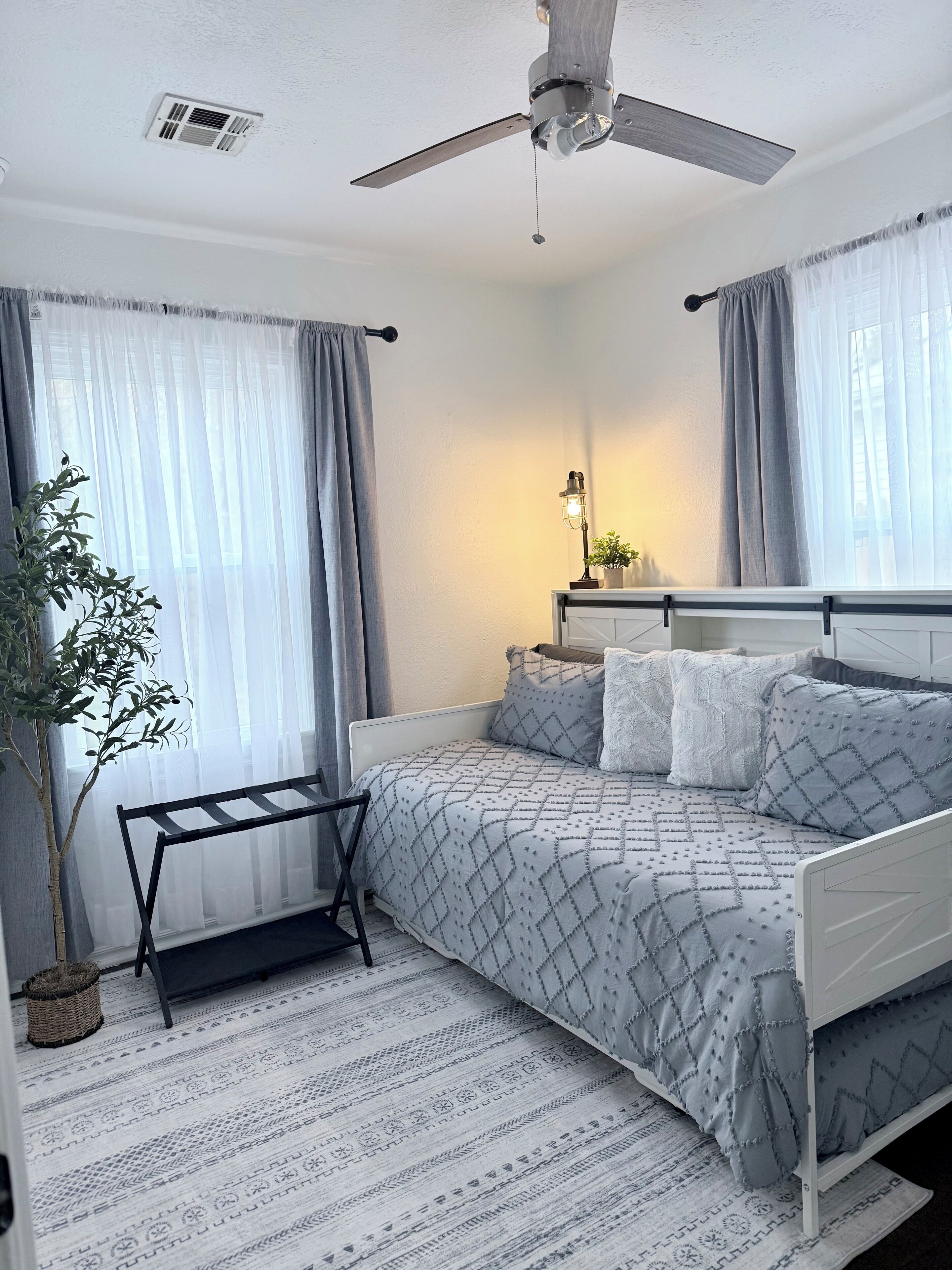 2 bedrooms, desk, free WiFi, bed sheets