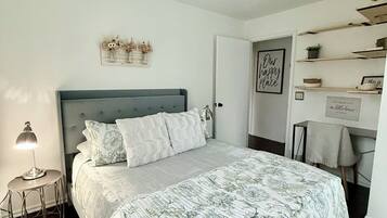 2 bedrooms, desk, free WiFi, bed sheets