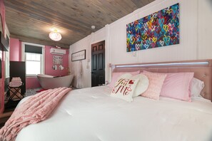 1 dormitorio, tabla de planchar con plancha, wifi y ropa de cama