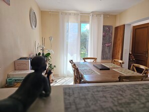 Dining - Grand Gîte dau cœur des Vignes - 200m² - Swimming pool, Jacuzzi & Wine Tasting (Beaumes-de-Venise)