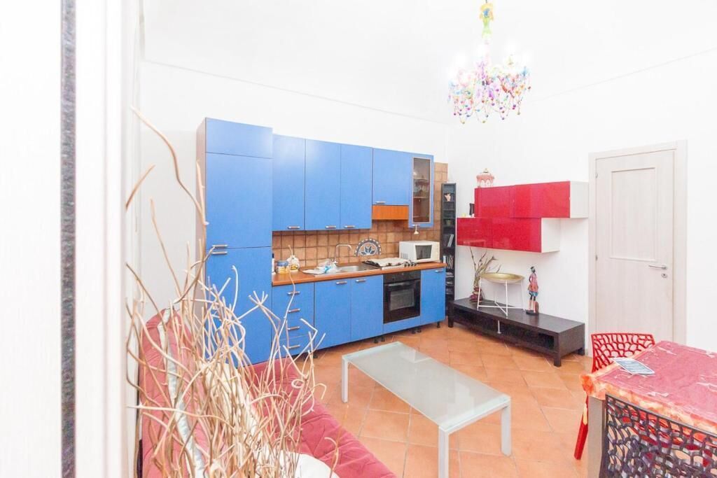 Appartamento familiare, balcone, vista cortile | Interni