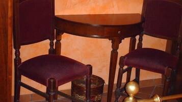 Doppia Classic, balcone, vista città | Interni