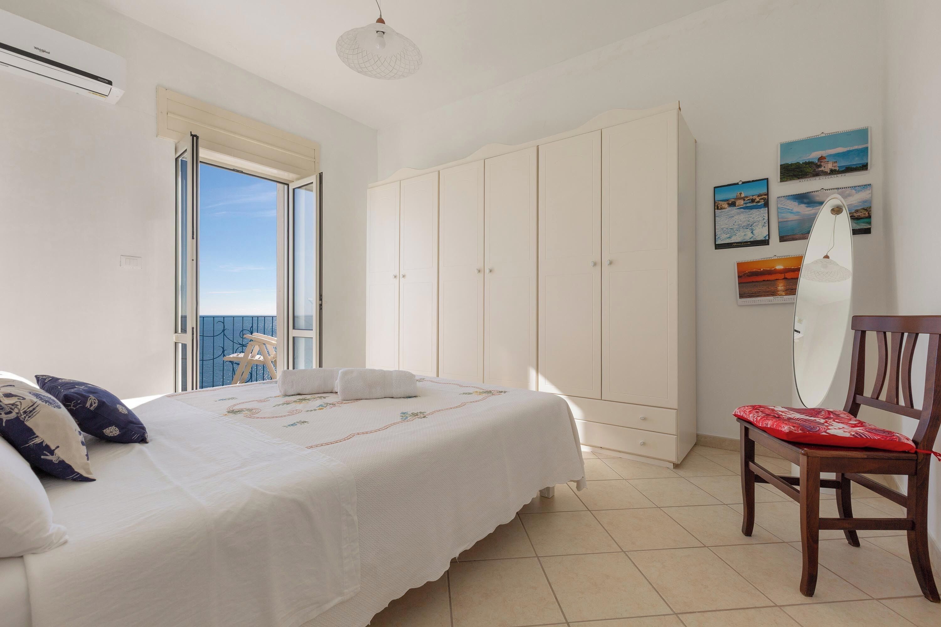 3 chambres, fer et planche à repasser