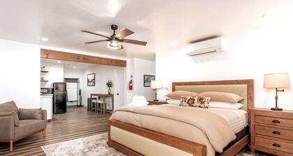 Chic Yosemite Escape: King Suite w/ Plush Comforts