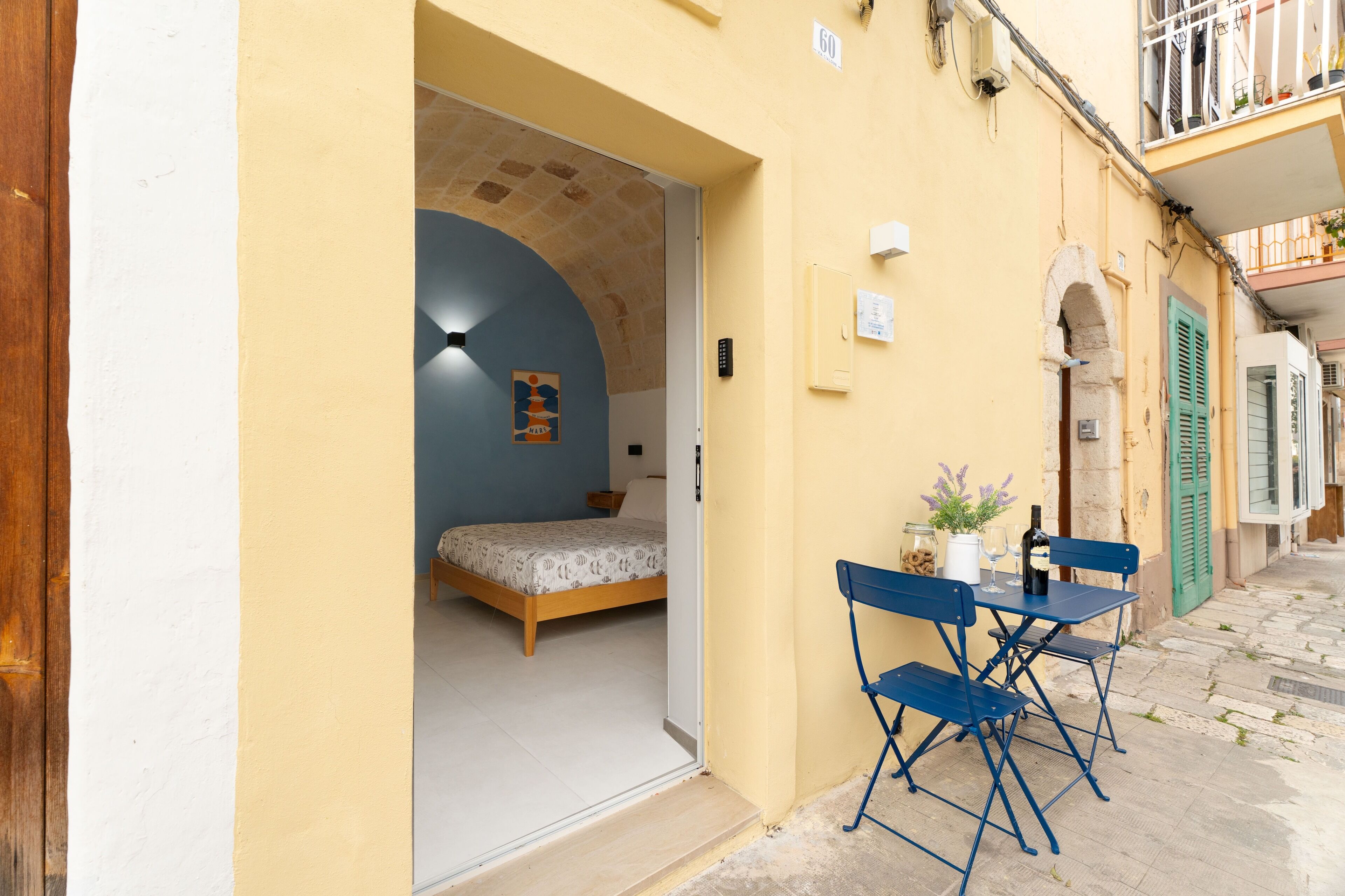 Strykjärn/strykbräda och sängkläder