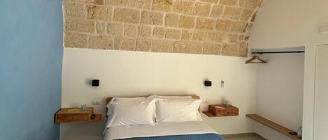 Fer et planche à repasser, draps fournis