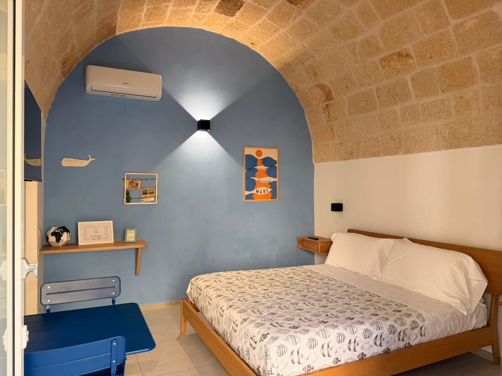 Fer et planche à repasser, draps fournis