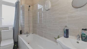 Apartment, 2 Bedrooms | Bathroom