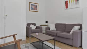 Apartment, 2 Bedrooms | Living room