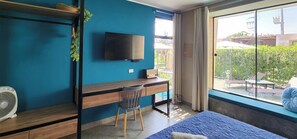 Hus - uteplats - utsikt mot trädgården | Strykjärn/strykbräda och gratis wi-fi