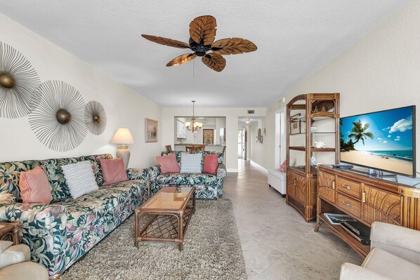 Condo, 1 King Bed with Sofa bed (Bahia Vista 363) | Living area - Bahia Vista 363 (St. Petersburg)