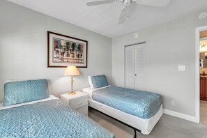 Condo, 1 King Bed with Sofa bed (Bahia Vista 363) | 2 bedrooms - Bahia Vista 363 (St. Petersburg)