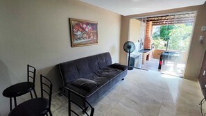 Living area - 3-Bedroom, 2-Bathroom Apartment with BBQ (Rio das Ostras)