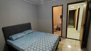 3 bedrooms, iron/ironing board, Internet, bed sheets - 3-Bedroom, 2-Bathroom Apartment with BBQ (Rio das Ostras)