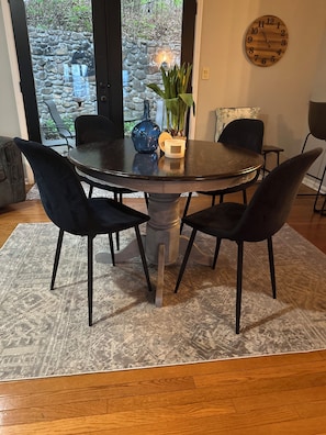 Dining - The VIEW !! Beautiful house on Big Ridge with spectacular view from front porch! (Hixson)