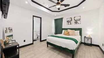 2 bedrooms, iron/ironing board, free WiFi, bed sheets