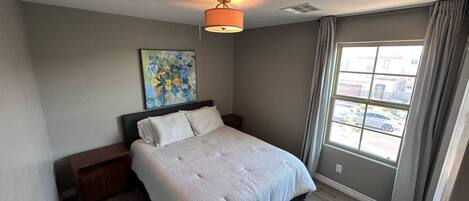 3 Schlafzimmer, Bügeleisen/Bügelbrett, WLAN, Bettwäsche