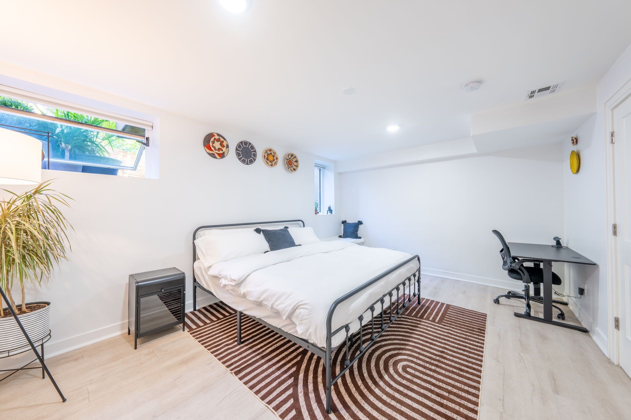 1 bedroom, desk, iron/ironing board, WiFi