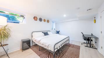 1 bedroom, desk, iron/ironing board, WiFi