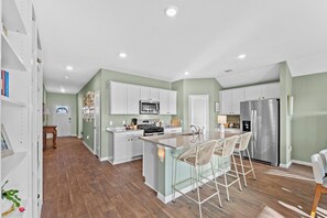 Private kitchen - Lovely 3-bedroom house with AC in tranquil Kyle (Kyle)